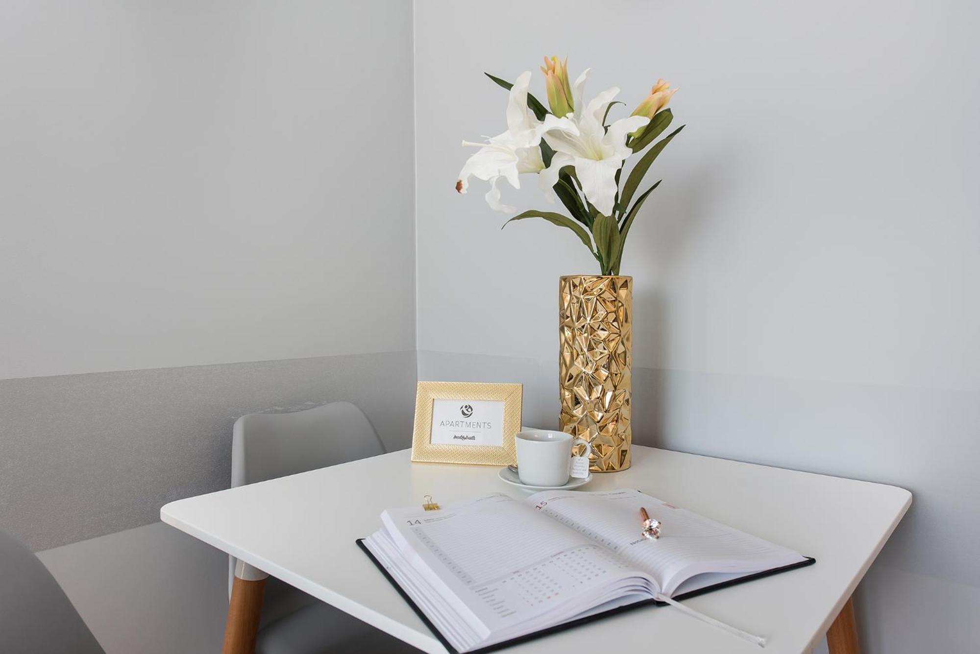 Bed&Bath Luxury Apartments Cracovia Esterno foto